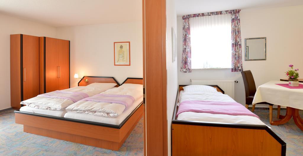 Rhoen-Hotel Sonnenhof - Restaurant & Cafe ポッペンハウゼン 部屋 写真