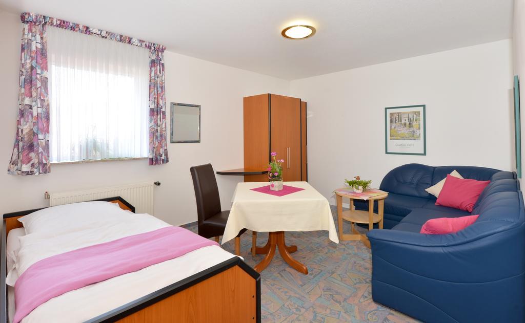 Rhoen-Hotel Sonnenhof - Restaurant & Cafe ポッペンハウゼン 部屋 写真