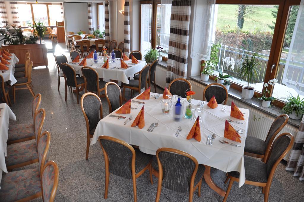Rhoen-Hotel Sonnenhof - Restaurant & Cafe ポッペンハウゼン エクステリア 写真