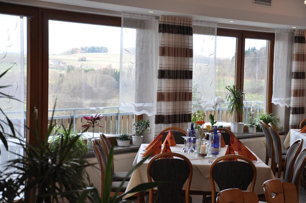 Rhoen-Hotel Sonnenhof - Restaurant & Cafe ポッペンハウゼン エクステリア 写真