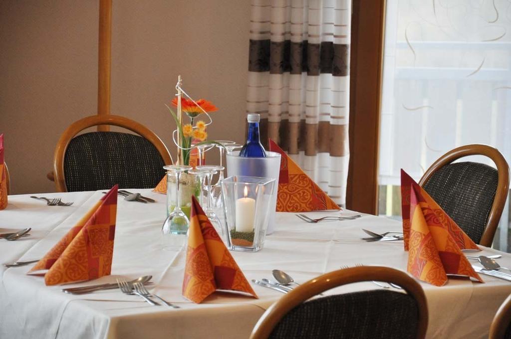 Rhoen-Hotel Sonnenhof - Restaurant & Cafe ポッペンハウゼン エクステリア 写真