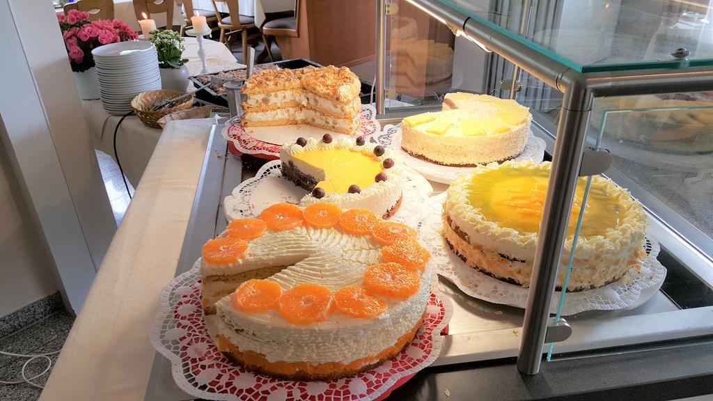 Rhoen-Hotel Sonnenhof - Restaurant & Cafe ポッペンハウゼン エクステリア 写真