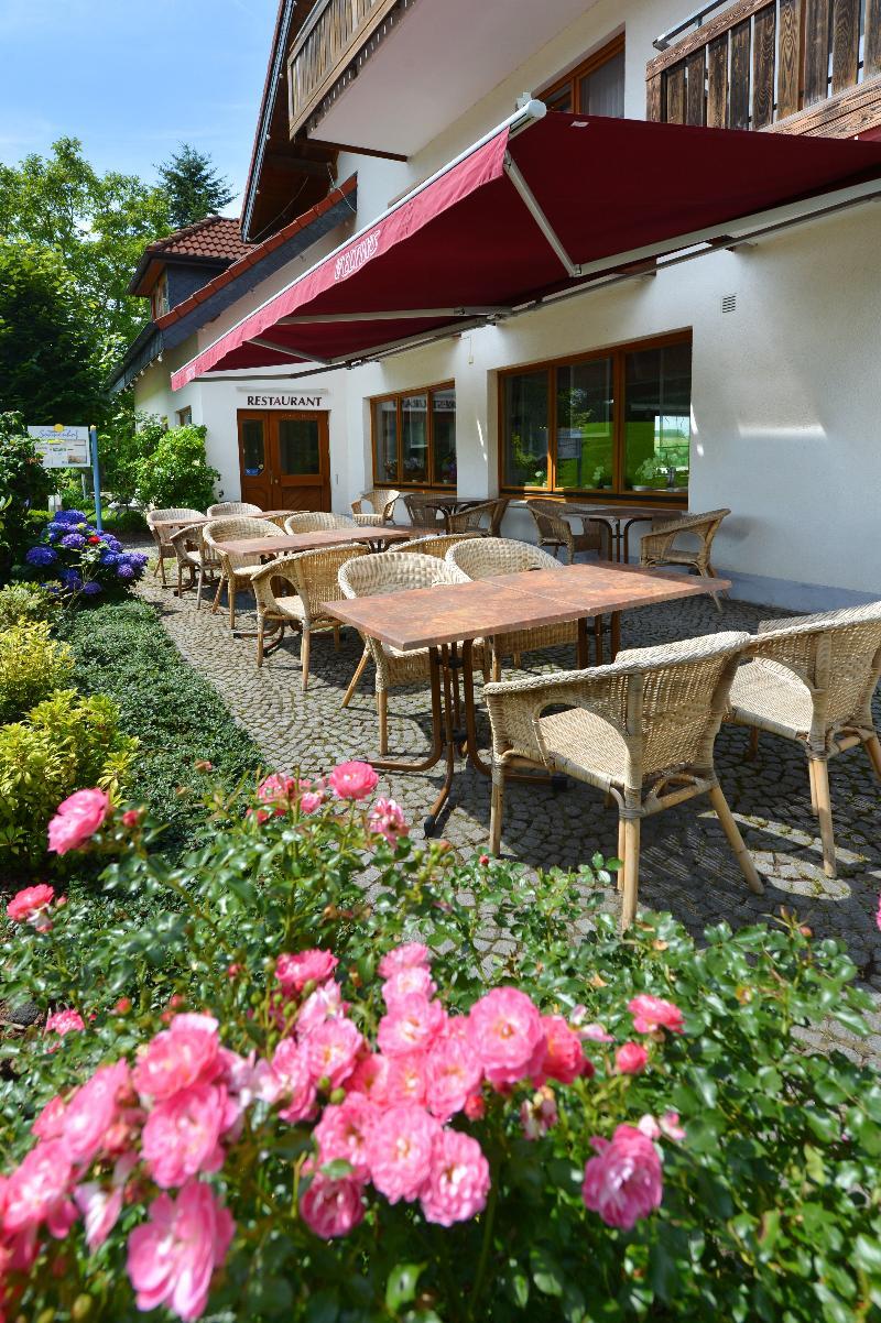 Rhoen-Hotel Sonnenhof - Restaurant & Cafe ポッペンハウゼン エクステリア 写真